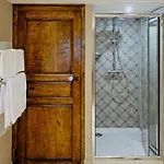 A Di Guest house