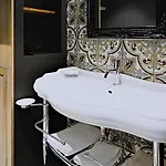 A Di Guest house